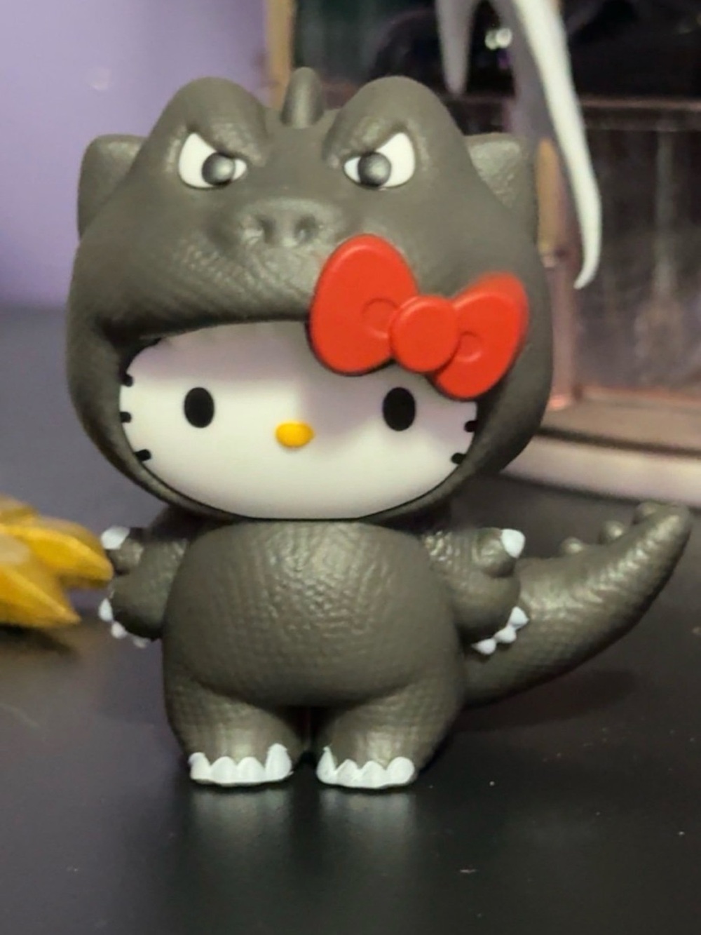 Hello kitty Godzilla no box